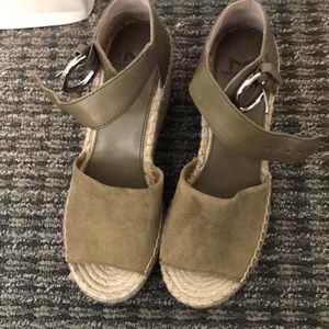 never been worn marc fischer wedges